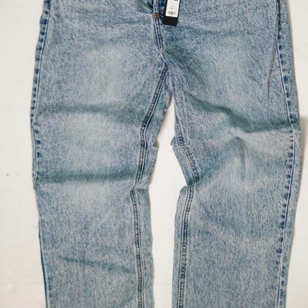 Fashion Nova Crossover Straight Leg Jeans Light Wash Size 11